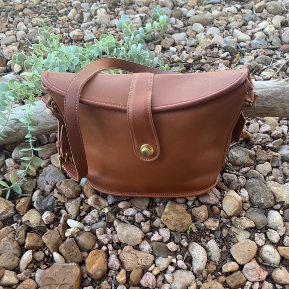 Coach Handbags - Coach purse vintage leather 1992